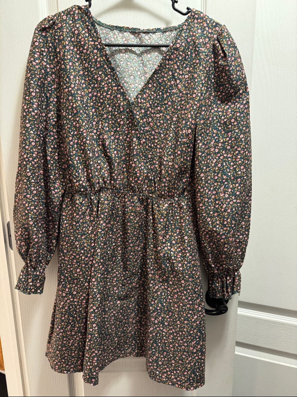 Dark Green Floral V-Neck Long Sleeve Dress